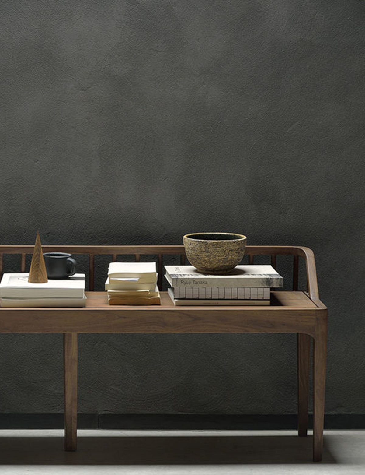 Dellah Bench