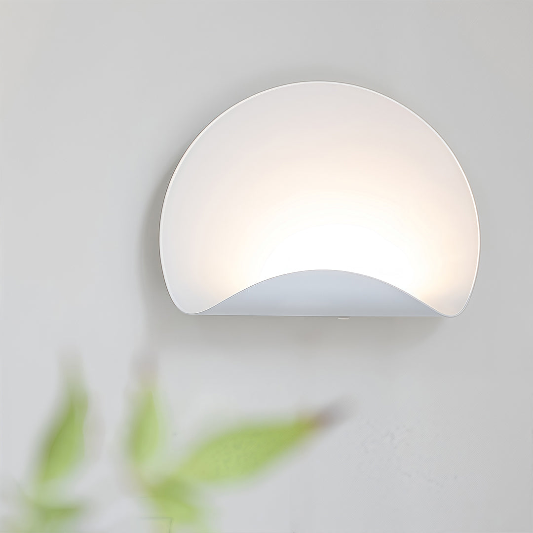 White Wall Lights Minimalist Iron Body Simple Style Creative LED Lamp