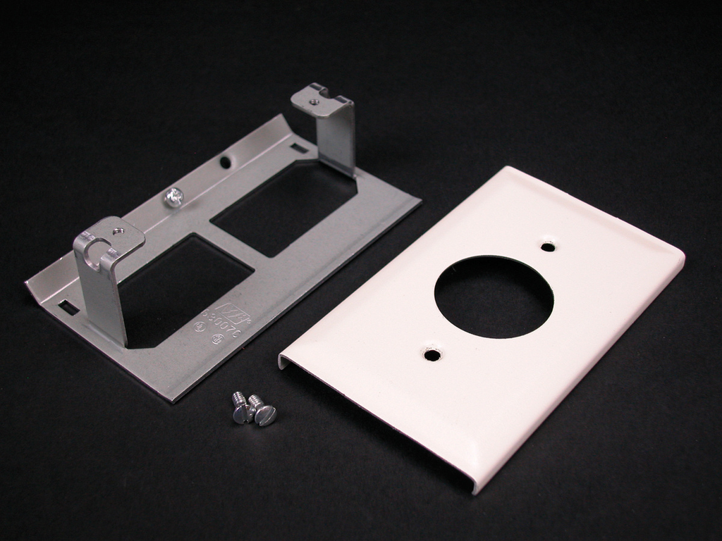 3000 Single Receptacle Cover Fitting