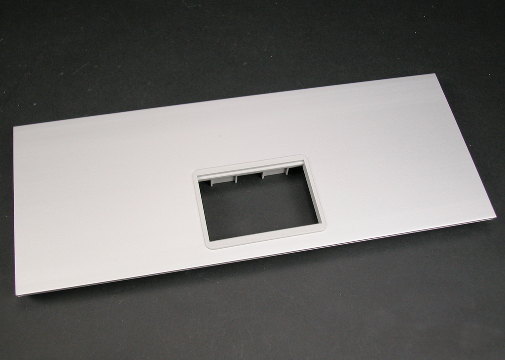 AL5200 Large Multi-Channel Raceway Device Cover Plate With 6A Mini Adapter