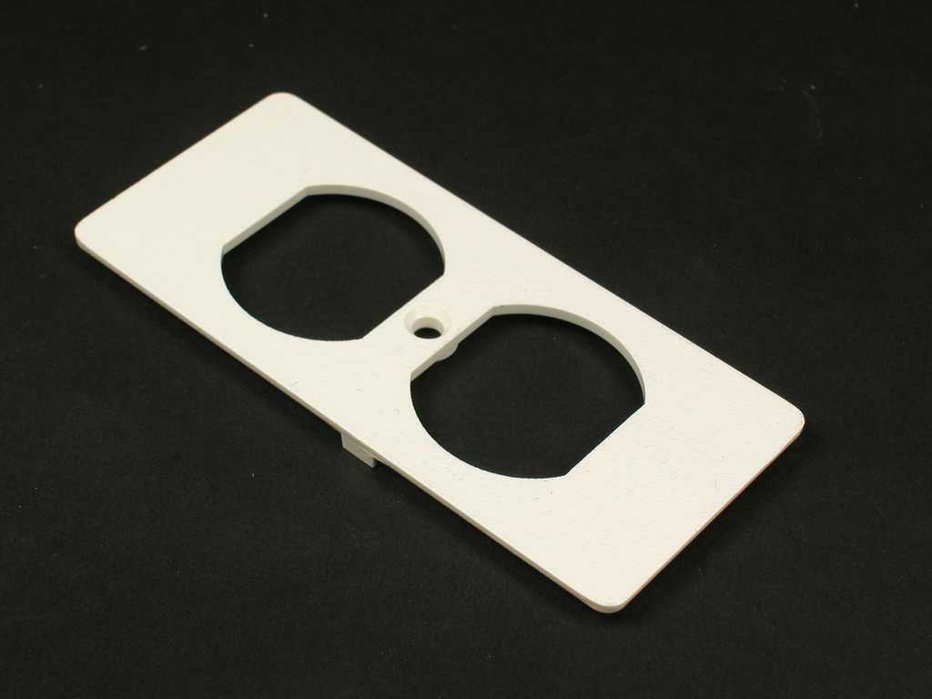 5500 Duplex Recptacle Faceplate Fitting
