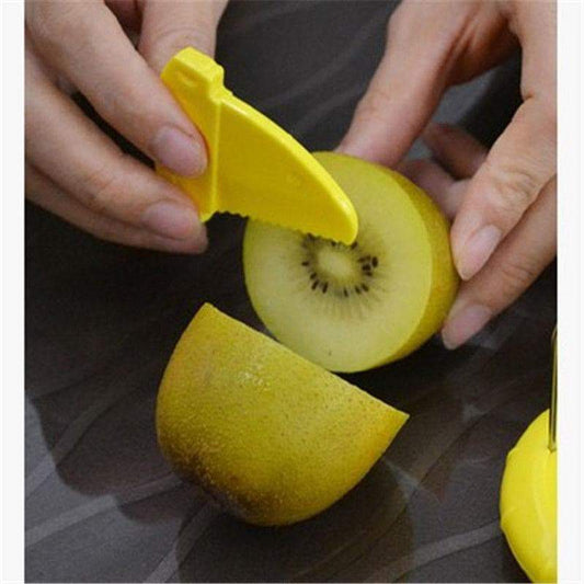Effortless Kiwi Cutter