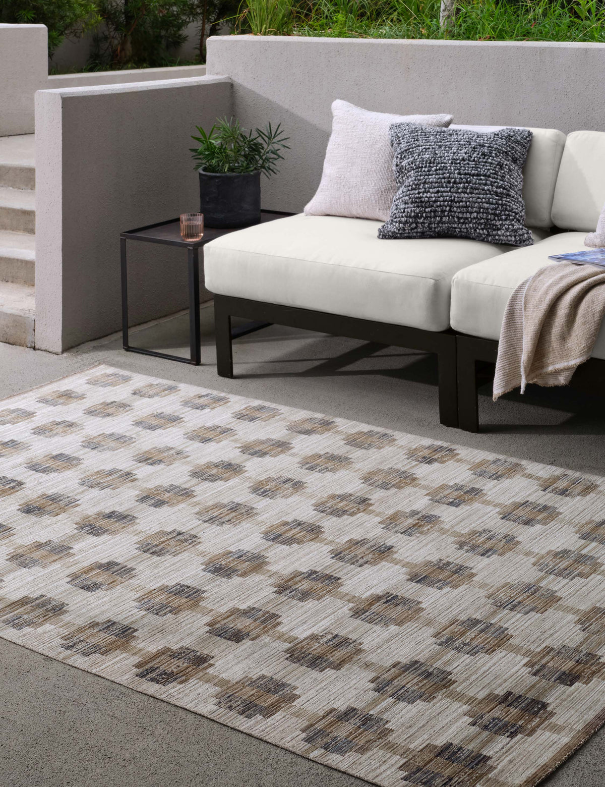 Fennell Indoor / Outdoor Rug