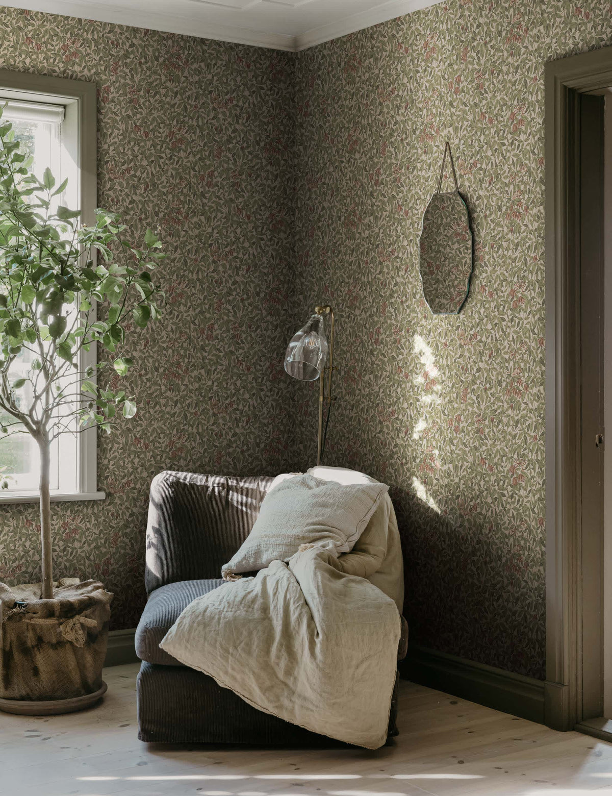 Scalamandre Linnea Wallpaper by Sandberg