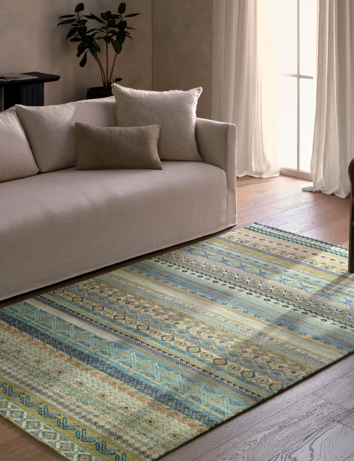 Sufyan Hand-Knotted Wool Rug
