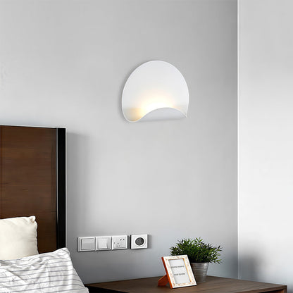White Wall Lights Minimalist Iron Body Simple Style Creative LED Lamp
