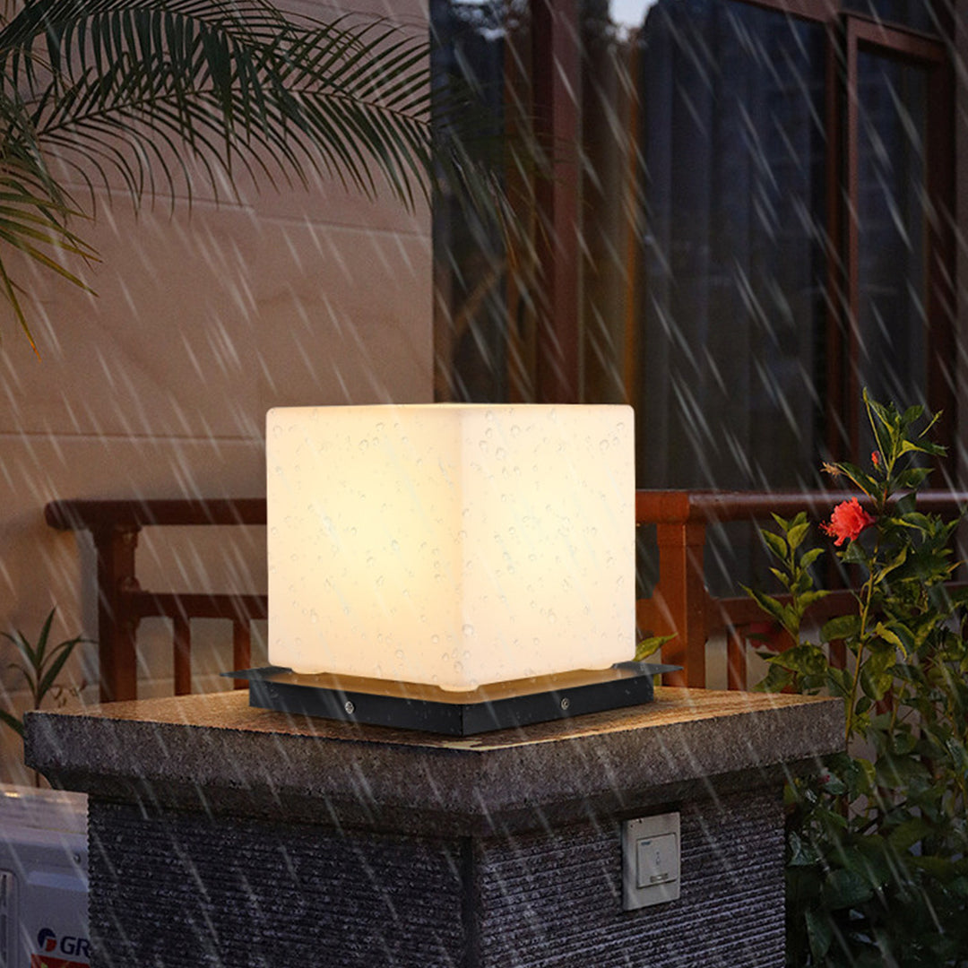 Waterproof Modern Outdoor Pillar Lights with PE Lampshade