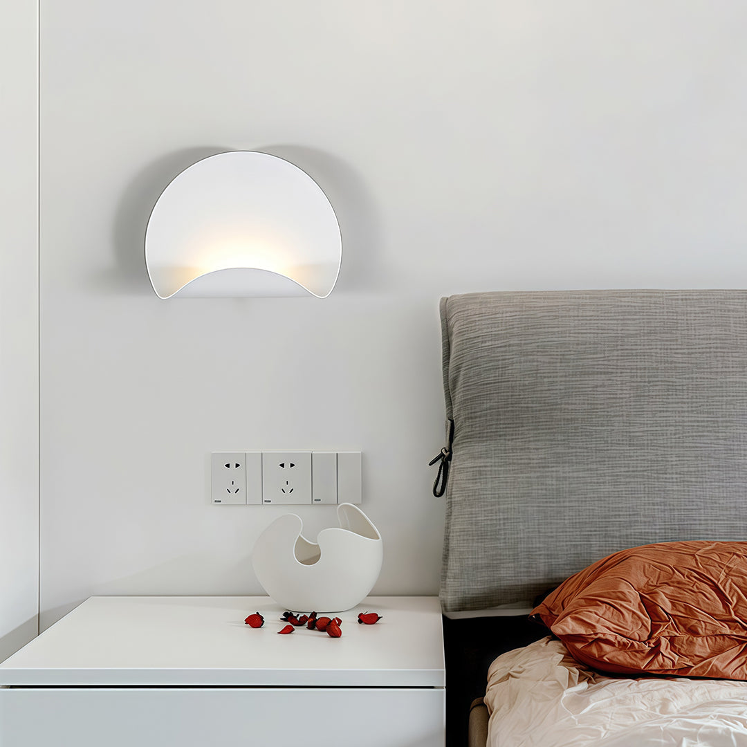 White Wall Lights Minimalist Iron Body Simple Style Creative LED Lamp