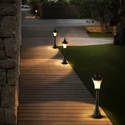Vintage High Pole Garden Light Elegant Retro Outdoor Post Lighting