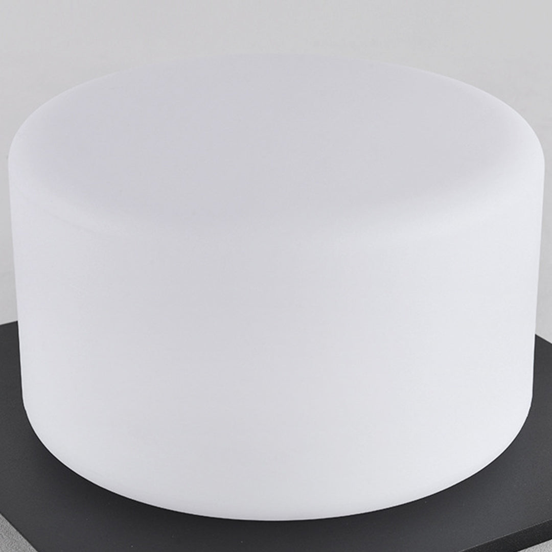 Waterproof Modern Outdoor Pillar Lights with PE Lampshade